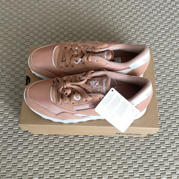 Reebok Classic Nylon Sneakers in Pink - Picture 2 of 6